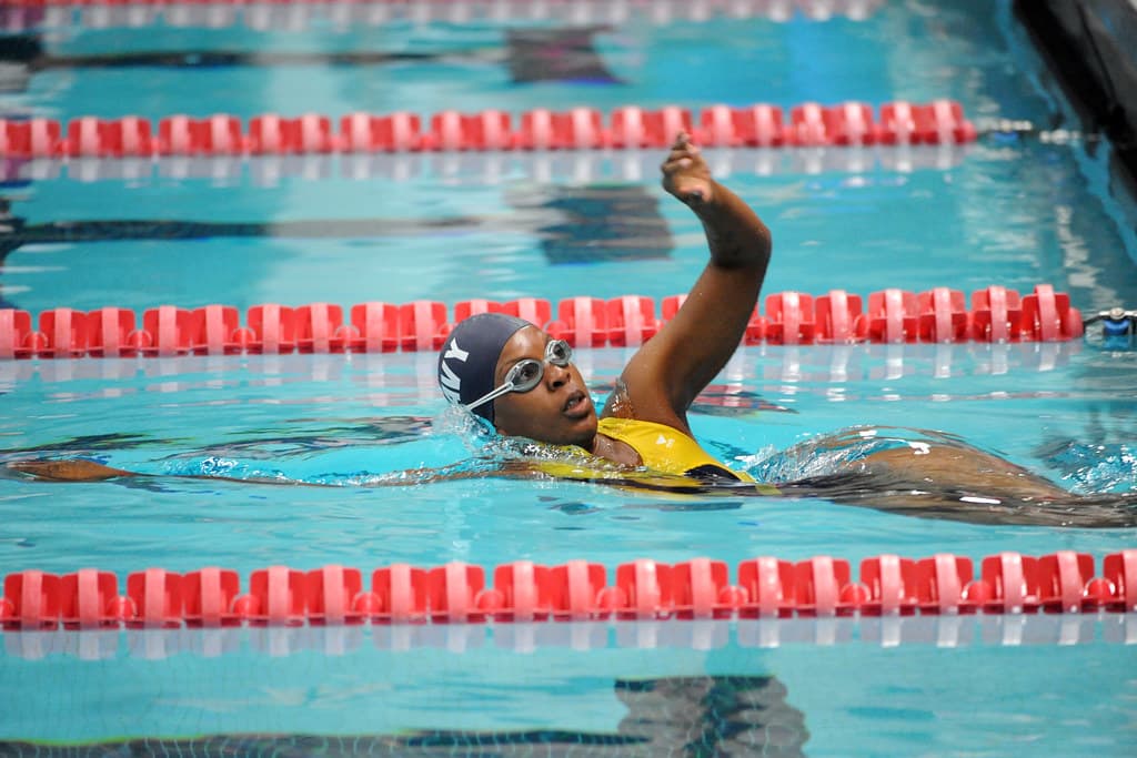 Swimming action shot 2
