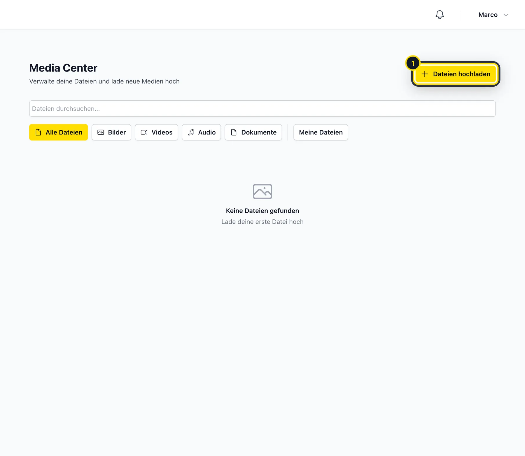Medien mit dem Button «Dateien hochladen»